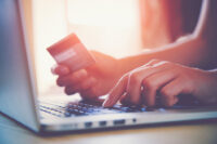 E-commerce : toujours plus de commandes mais des paniers en baisse