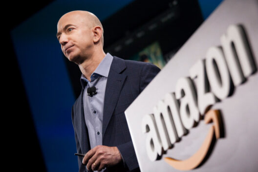 Amazon ne vend plus, il fait vendre…