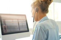 Service client : l’IA ne remplace pas encore l’humain